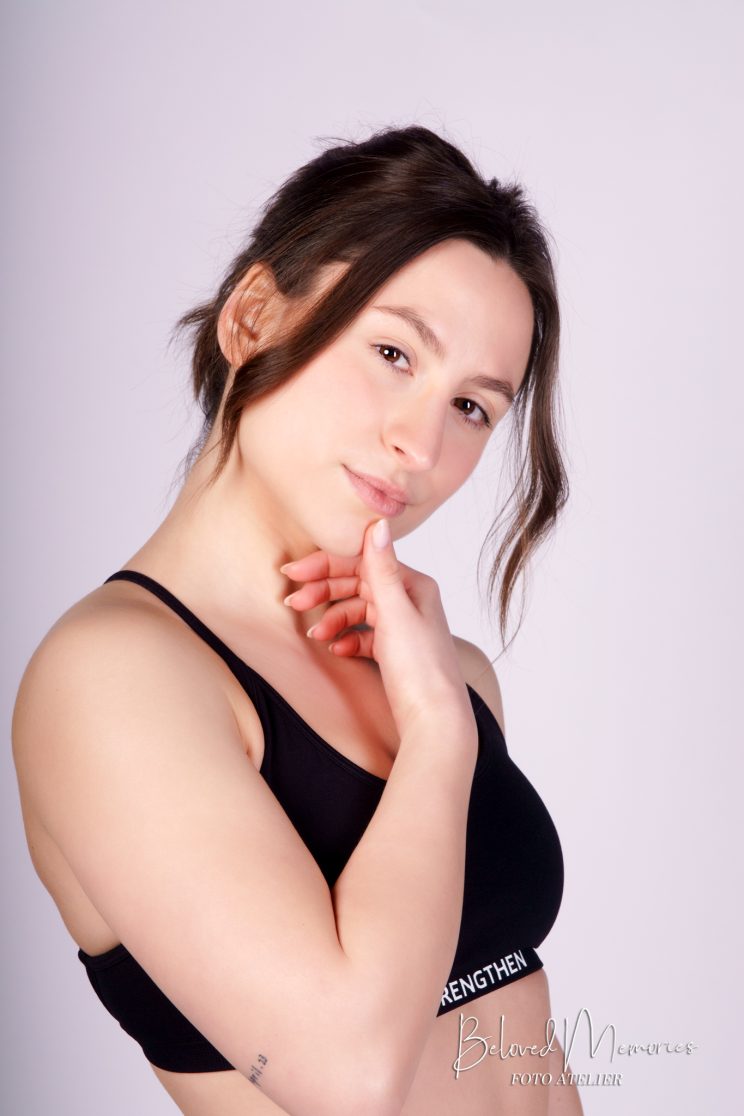 Fitness-girl Faye voor Strengthen.official