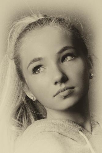 Bewerking van studio portret Lonne